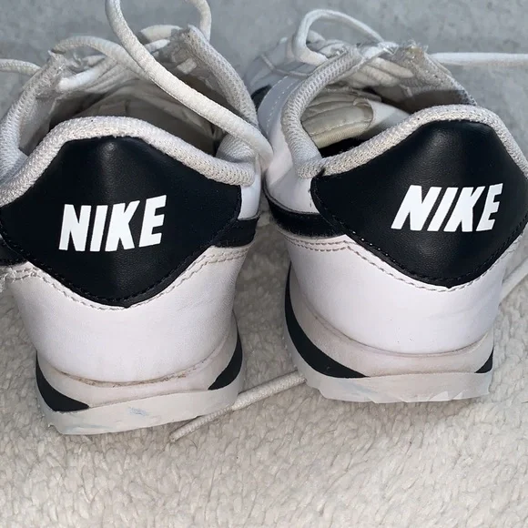 Nike Cortez Sneakers White & Black Kids 4 - Picture 3 of 12